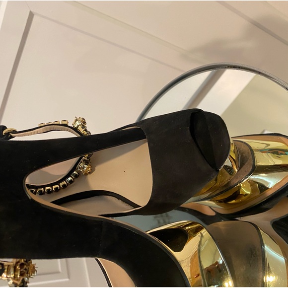 Sexy Black and Gold Semi Platform Heels✨ - Picture 5 of 10